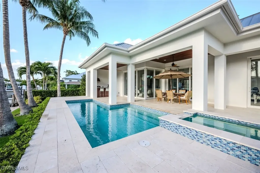 1880 Sandpiper Street Naples FL 34102