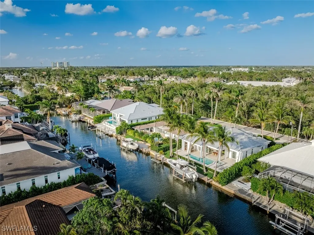 1880 Sandpiper Street Naples FL 34102
