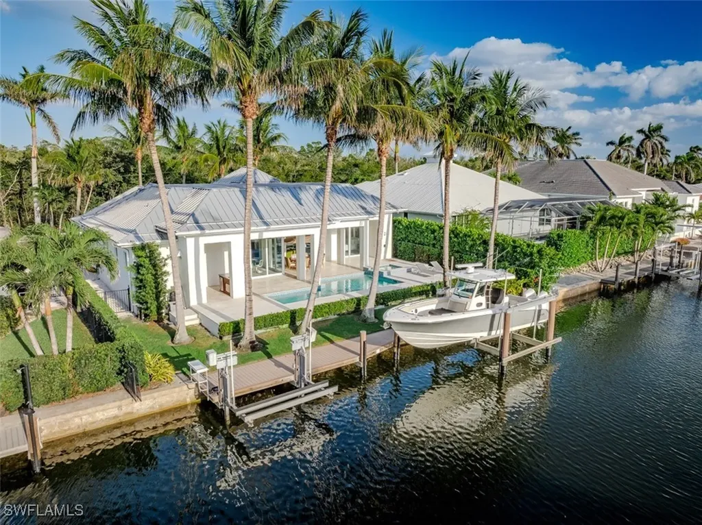 1880 Sandpiper Street Naples FL 34102