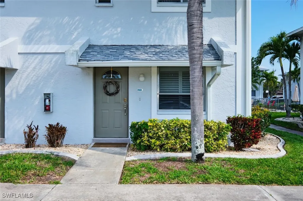 5027 SW 16th Place Cape Coral FL 33914