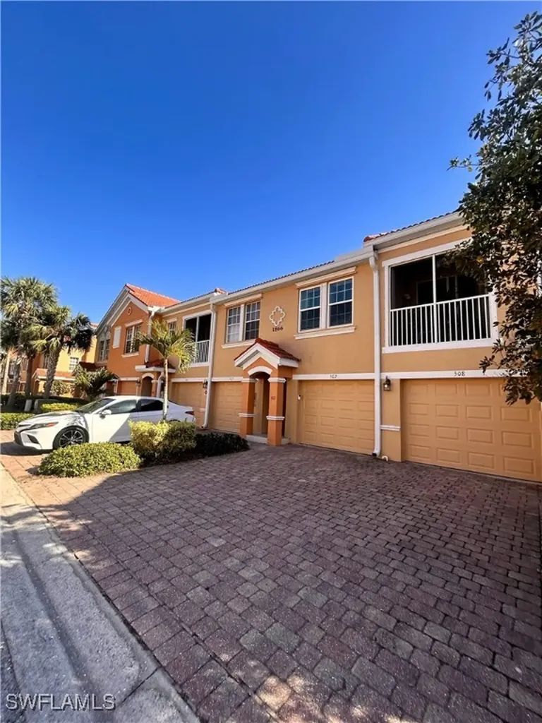 1866 Concordia Lake Circle Cape Coral FL 33909