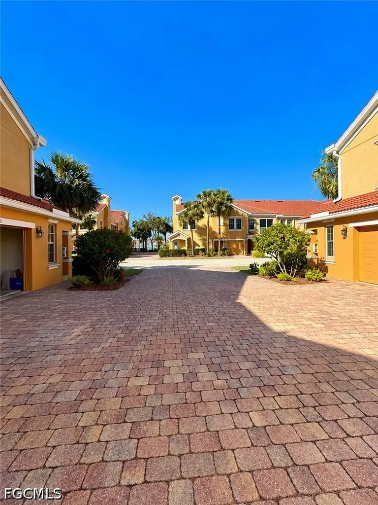 1866 Concordia Lake Circle Cape Coral FL 33909