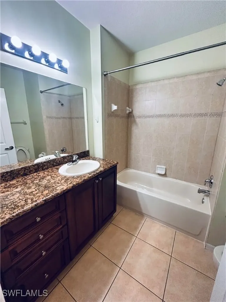 1866 Concordia Lake Circle Cape Coral FL 33909
