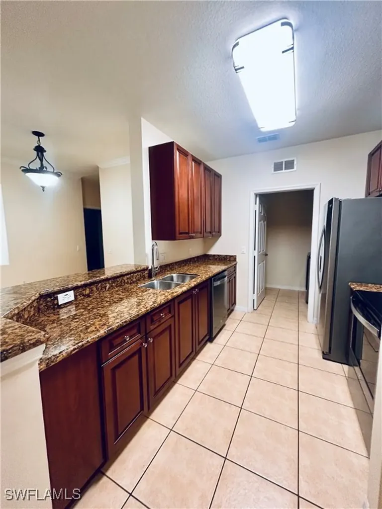 1866 Concordia Lake Circle Cape Coral FL 33909