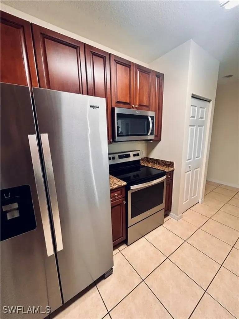 1866 Concordia Lake Circle Cape Coral FL 33909