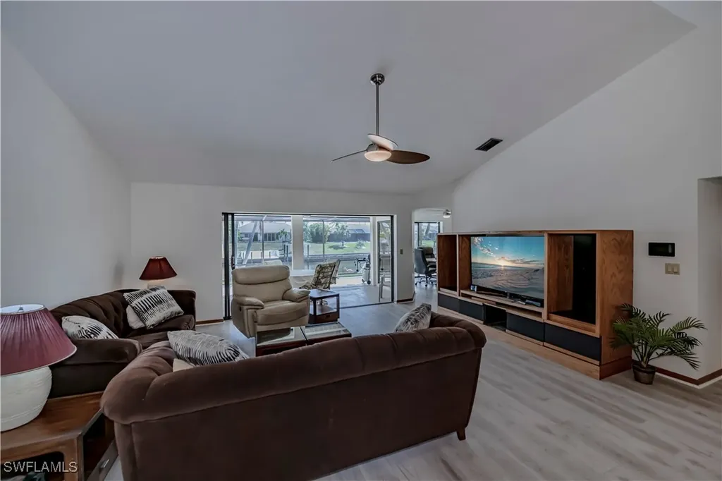 1903 SE 10th Avenue Cape Coral FL 33990
