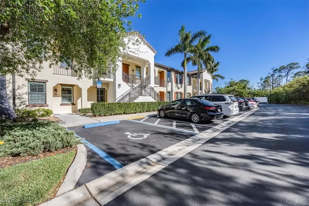 15098 Palmer Lake Circle Naples FL 34109