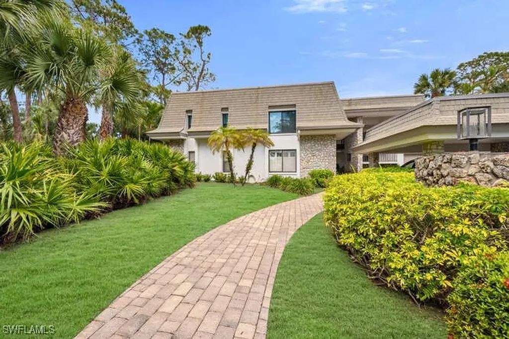 711 Wildwood Lane Naples FL 34105