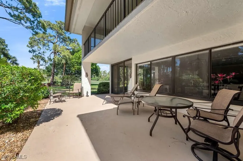 711 Wildwood Lane Naples FL 34105