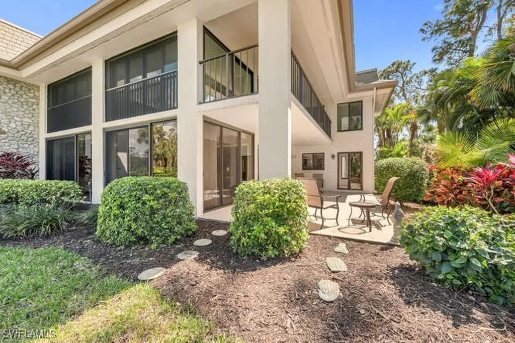 711 Wildwood Lane Naples FL 34105