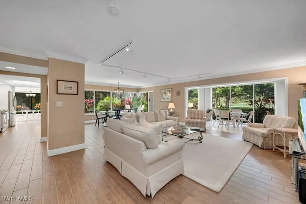 711 Wildwood Lane Naples FL 34105