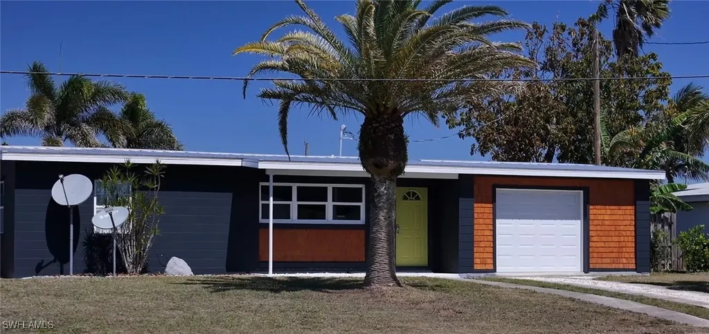 125 Palmetto Circle NE Port Charlotte FL 33952
