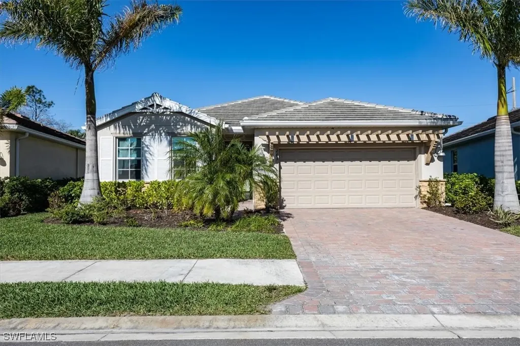 263 Tamarindo Lane Naples FL 34114