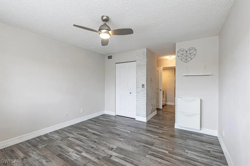 1205 Wildwood Lakes Boulevard Naples FL 34104
