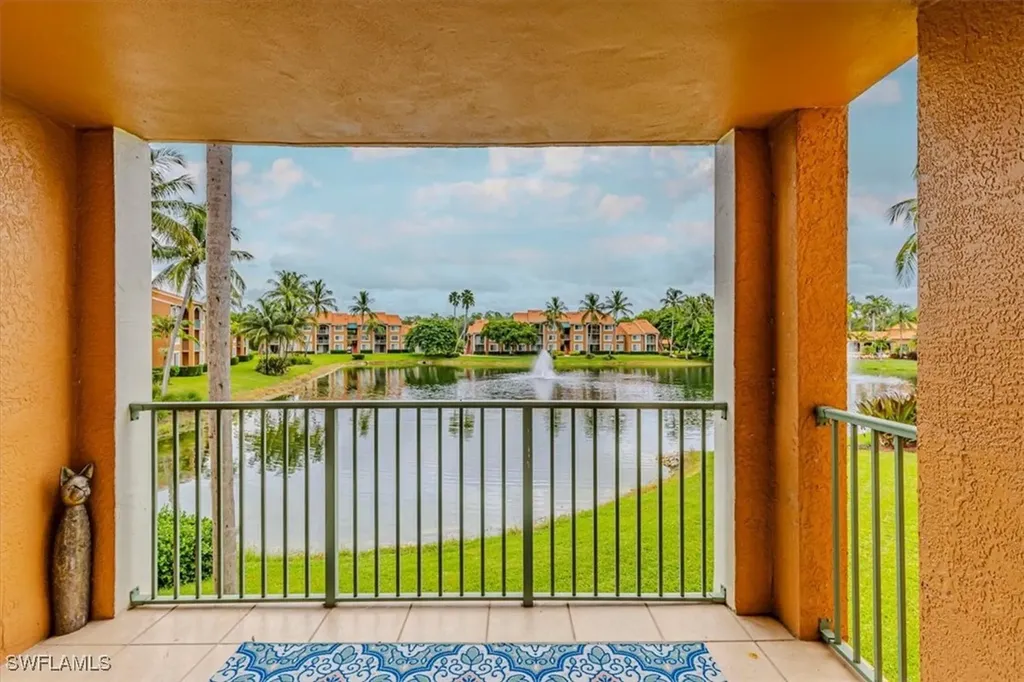 1205 Wildwood Lakes Boulevard Naples FL 34104