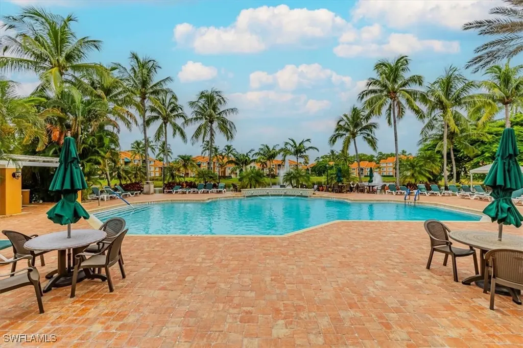 1205 Wildwood Lakes Boulevard Naples FL 34104
