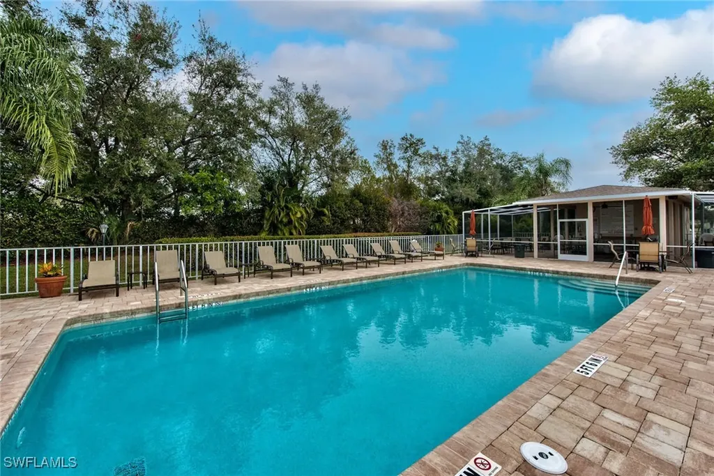 Naples FL, 7360 Glenmoor Lane, Unit 4208