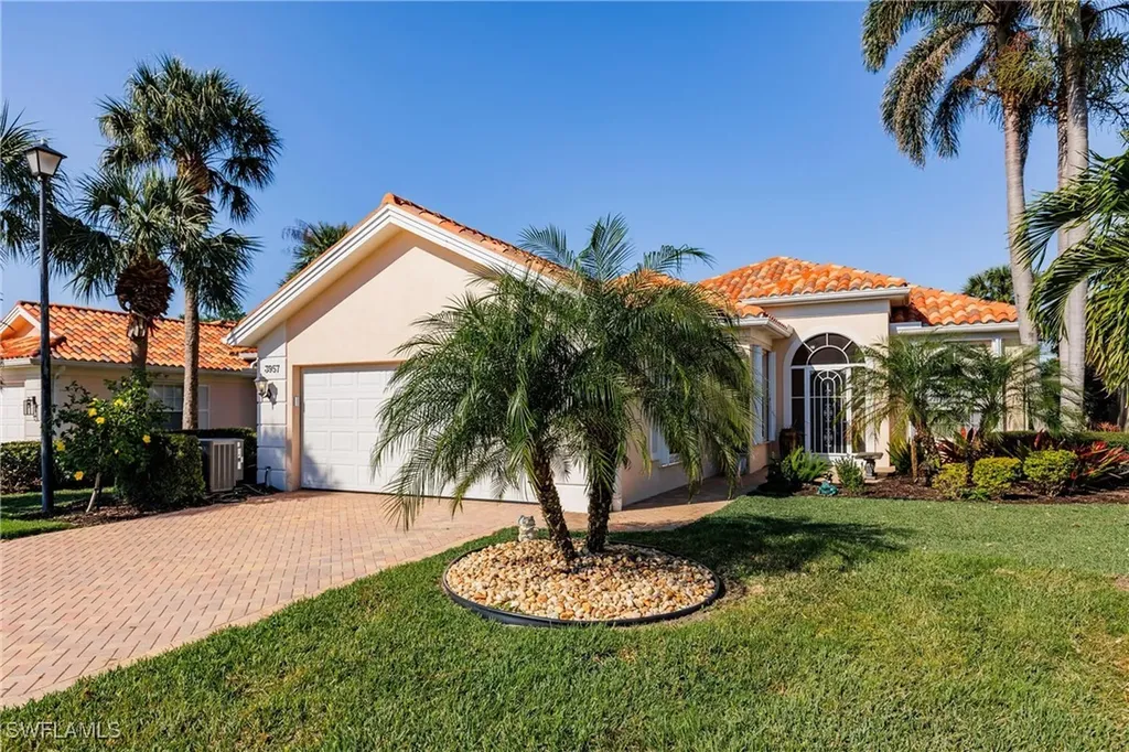 3957 Isla Ciudad Court Naples FL 34109