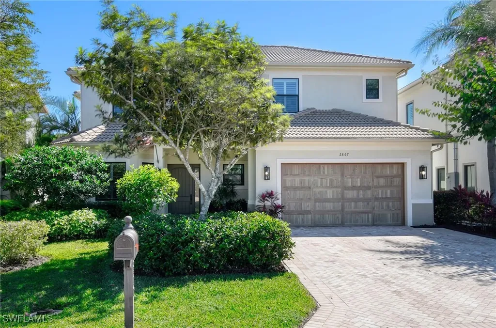 Naples FL, 2867 Coco Lakes Drive