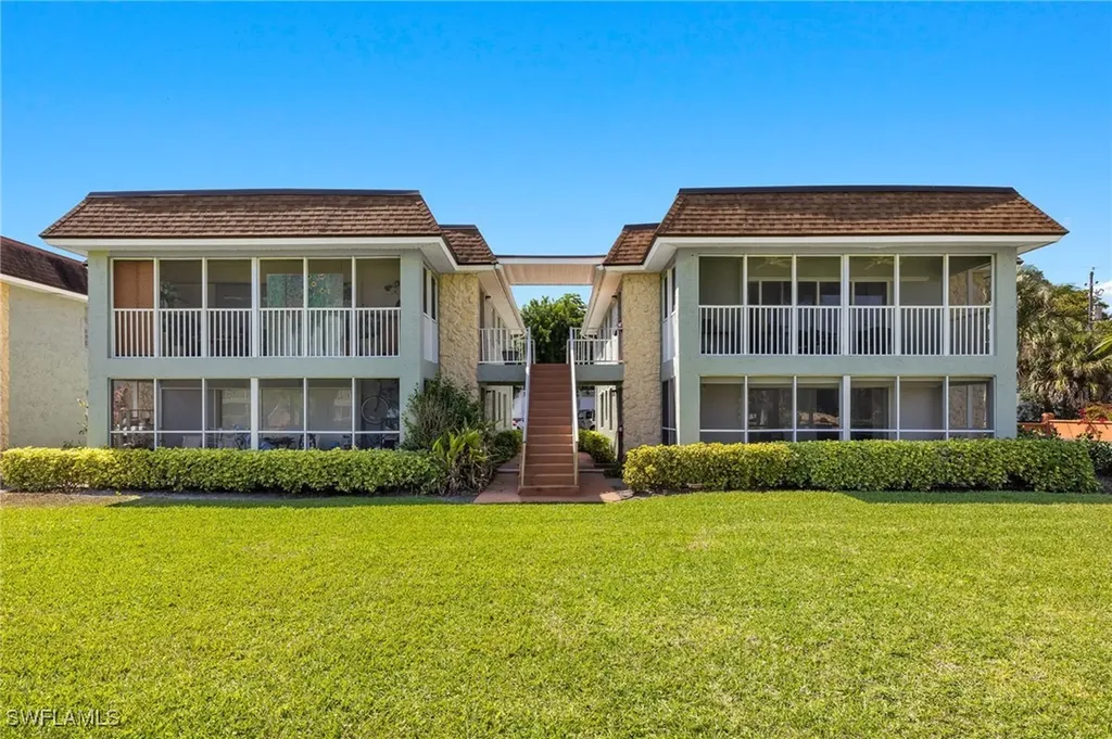 1400 Pompei Lane Naples FL 34103