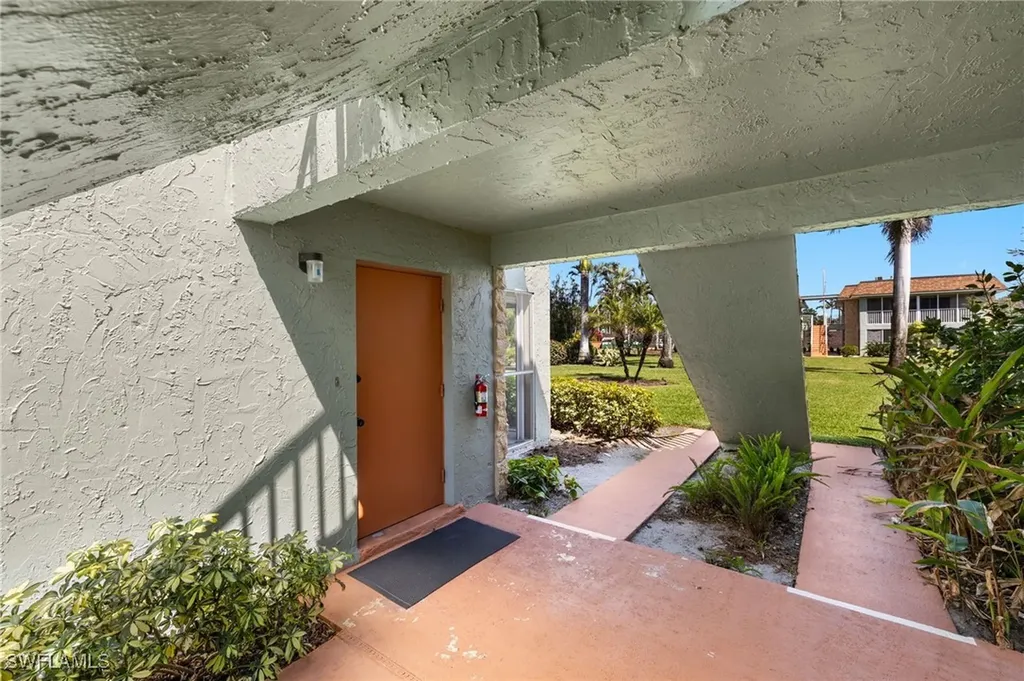 1400 Pompei Lane Naples FL 34103