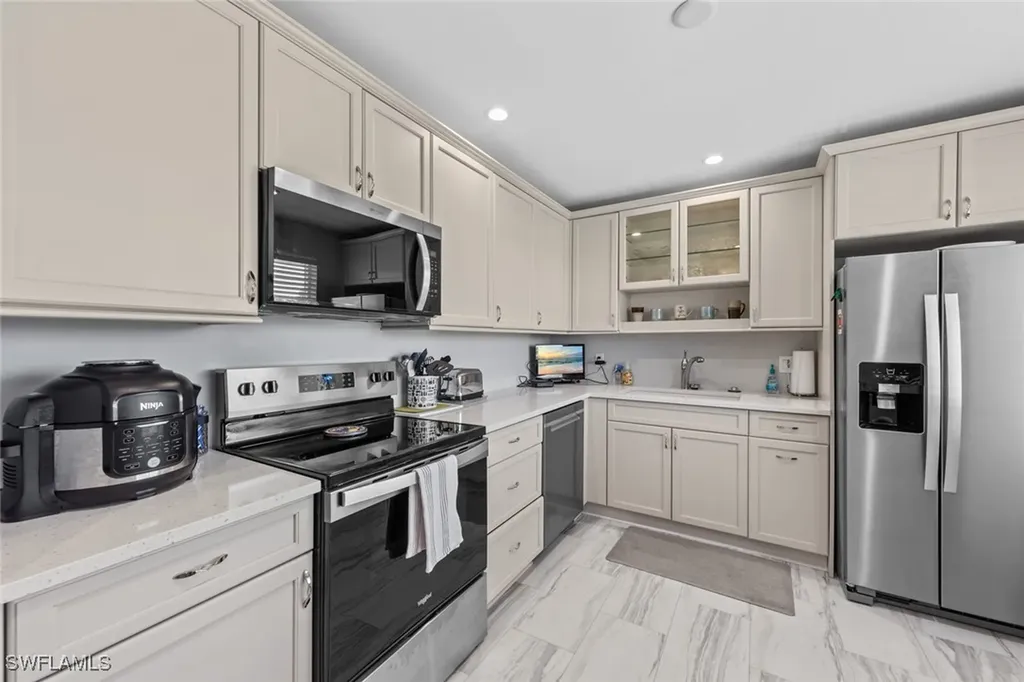 865 Teryl Road Naples FL 34112
