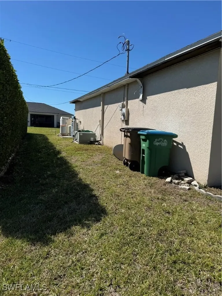 630 NW 17th Avenue Cape Coral FL 33993