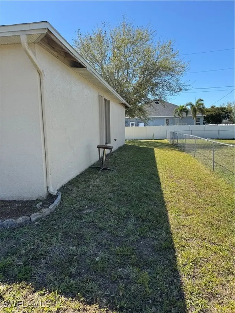 630 NW 17th Avenue Cape Coral FL 33993
