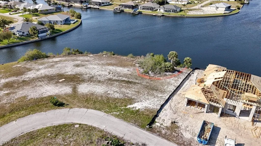 3233 NW 9th Street Cape Coral FL 33993