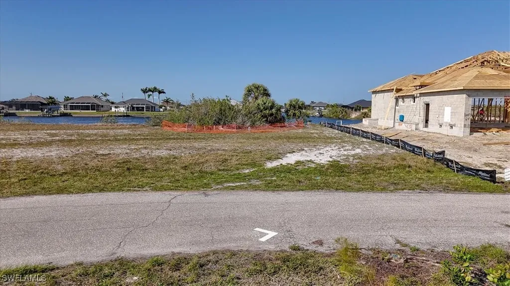 3233 NW 9th Street Cape Coral FL 33993