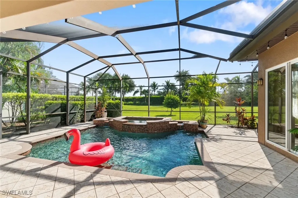 Naples FL, 7692 Cottesmore Drive