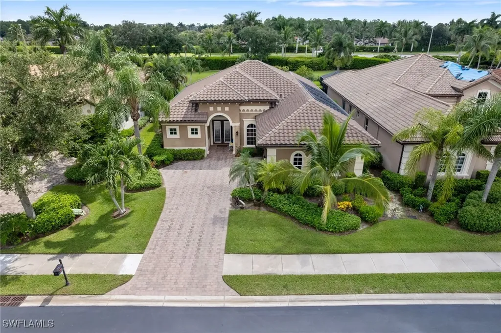 7692 Cottesmore Drive Naples FL 34113
