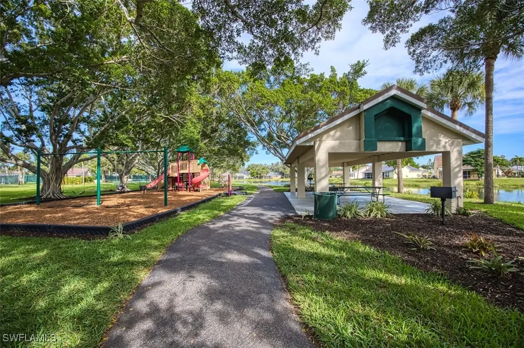 9200 Lalique Lane Fort Myers FL 33919
