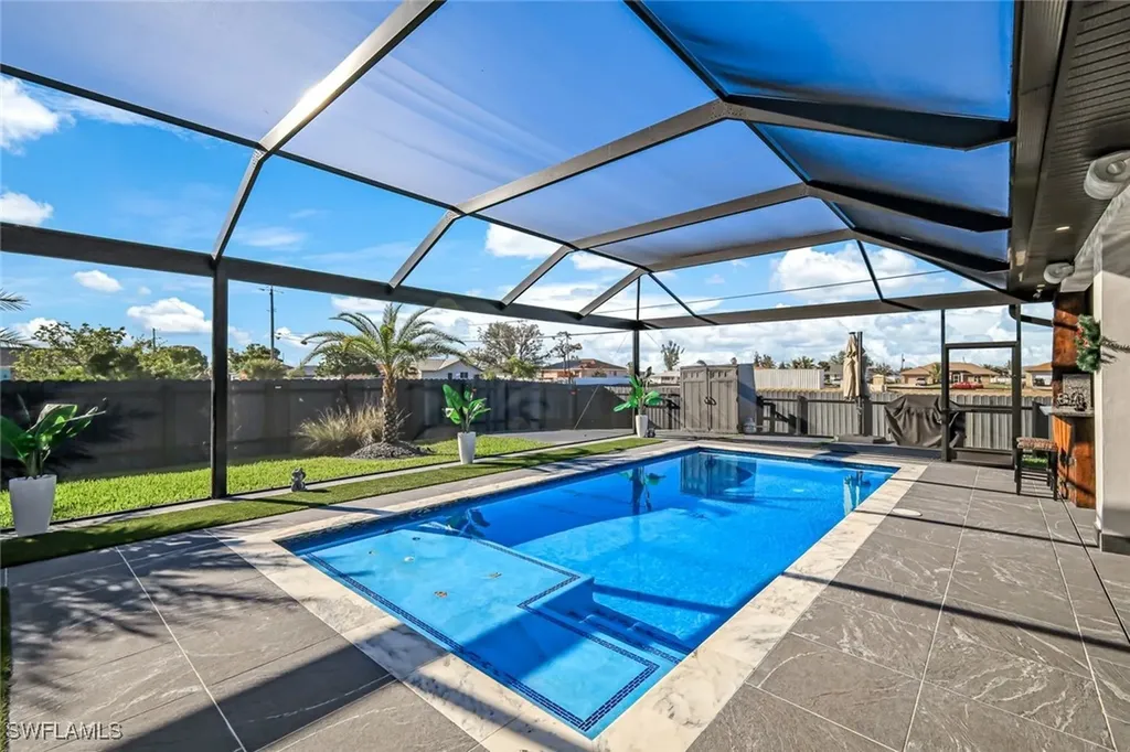 712 NE 2nd Place Cape Coral FL 33909