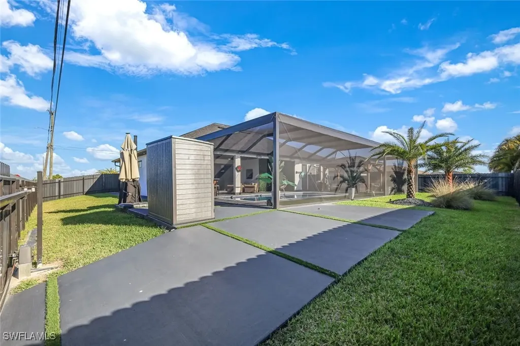 712 NE 2nd Place Cape Coral FL 33909