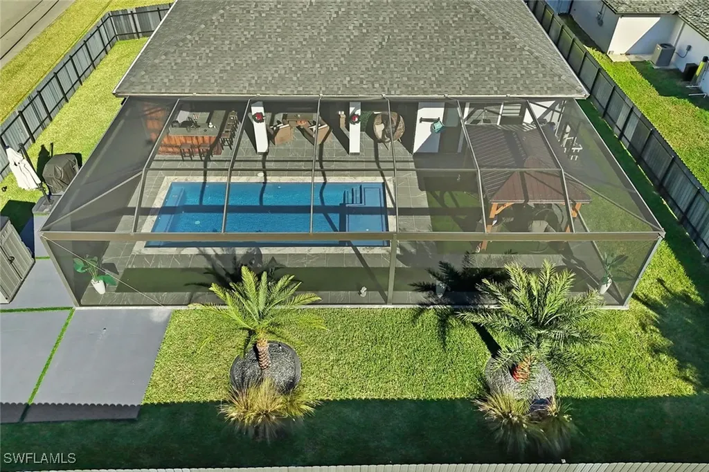 712 NE 2nd Place Cape Coral FL 33909