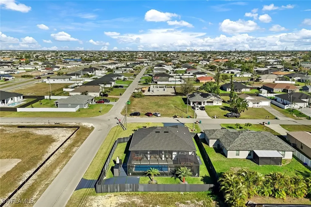 712 NE 2nd Place Cape Coral FL 33909