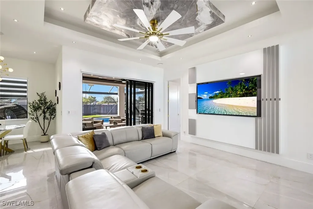 712 NE 2nd Place Cape Coral FL 33909