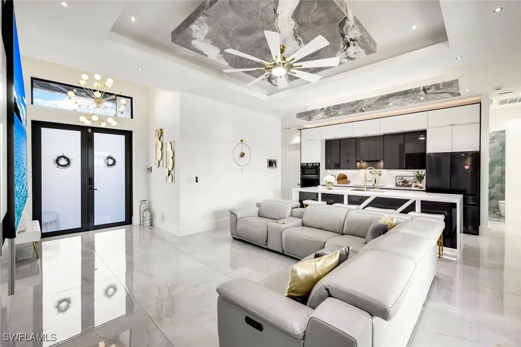 712 NE 2nd Place Cape Coral FL 33909