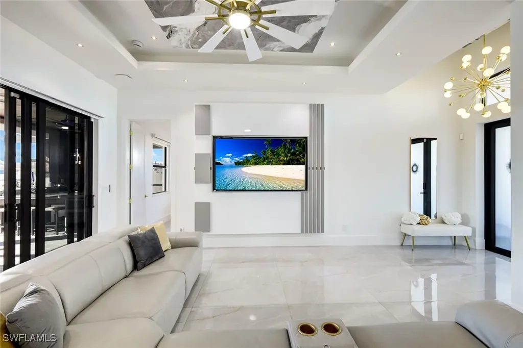 712 NE 2nd Place Cape Coral FL 33909