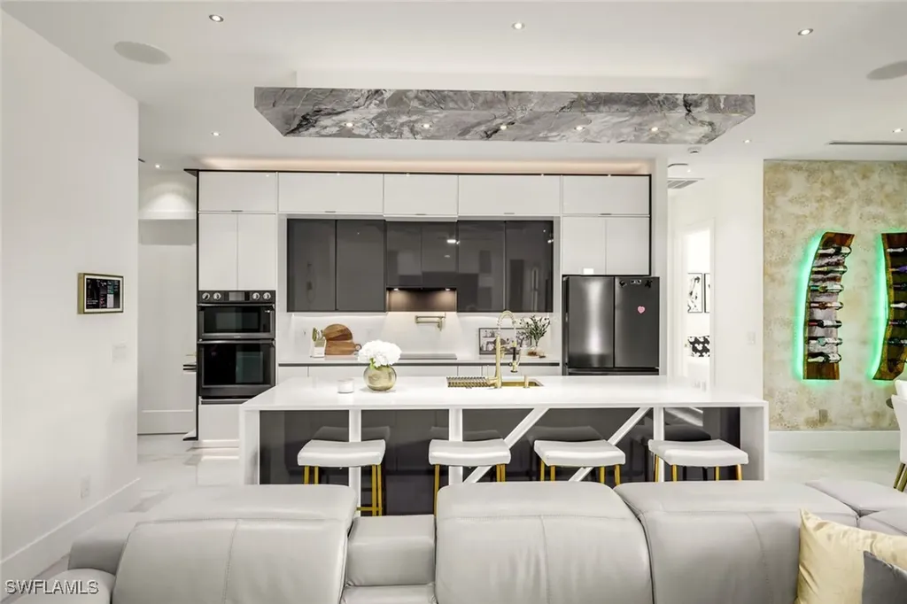 712 NE 2nd Place Cape Coral FL 33909