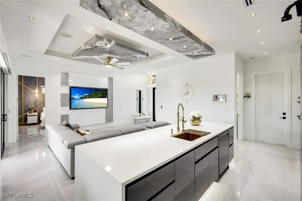 712 NE 2nd Place Cape Coral FL 33909