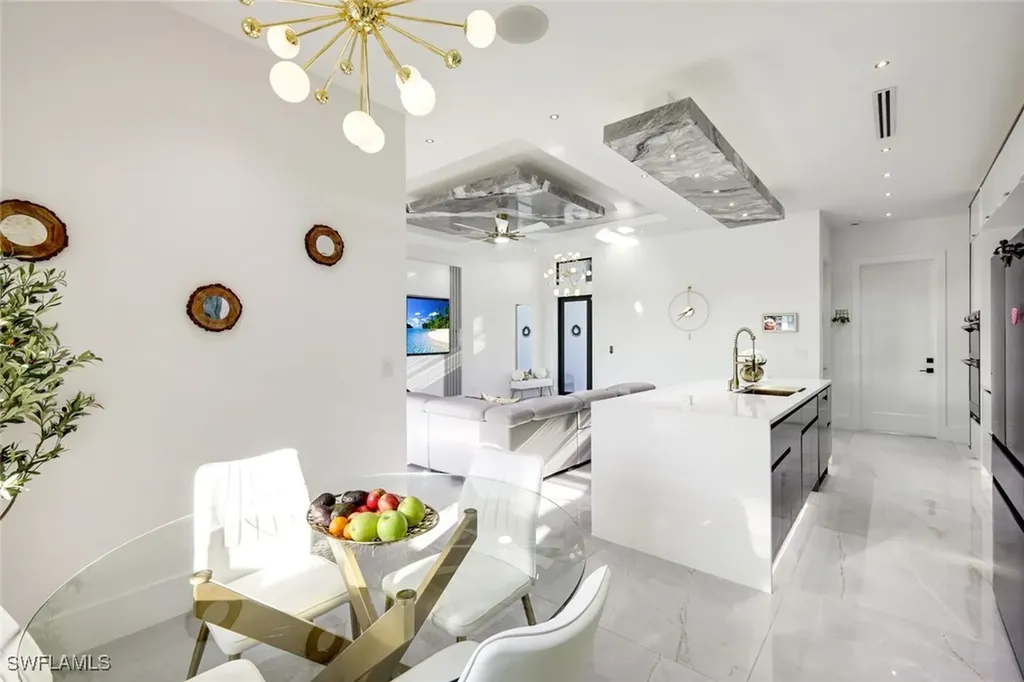 712 NE 2nd Place Cape Coral FL 33909