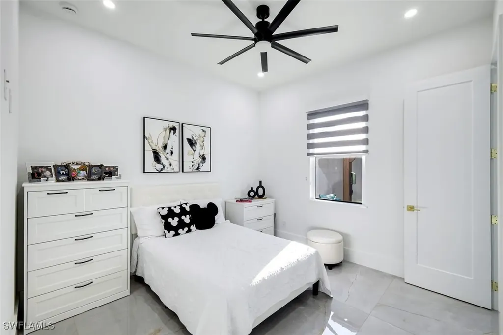 712 NE 2nd Place Cape Coral FL 33909