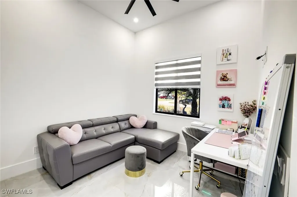 712 NE 2nd Place Cape Coral FL 33909