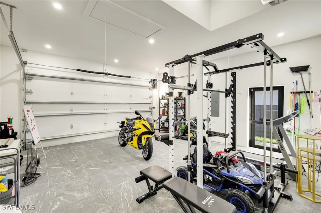 712 NE 2nd Place Cape Coral FL 33909