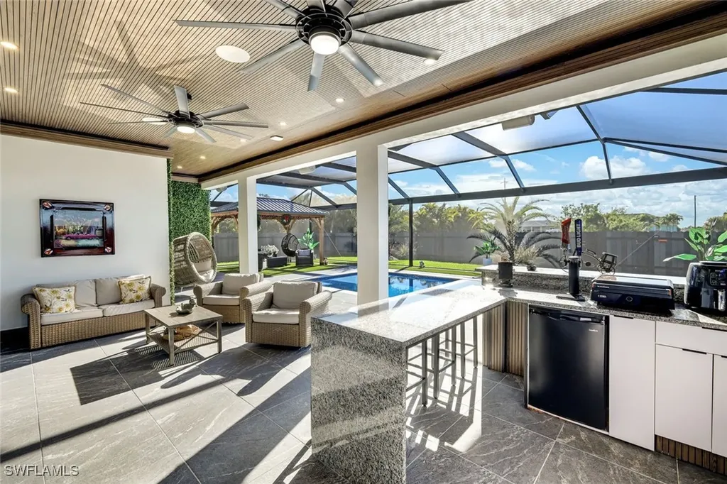 712 NE 2nd Place Cape Coral FL 33909