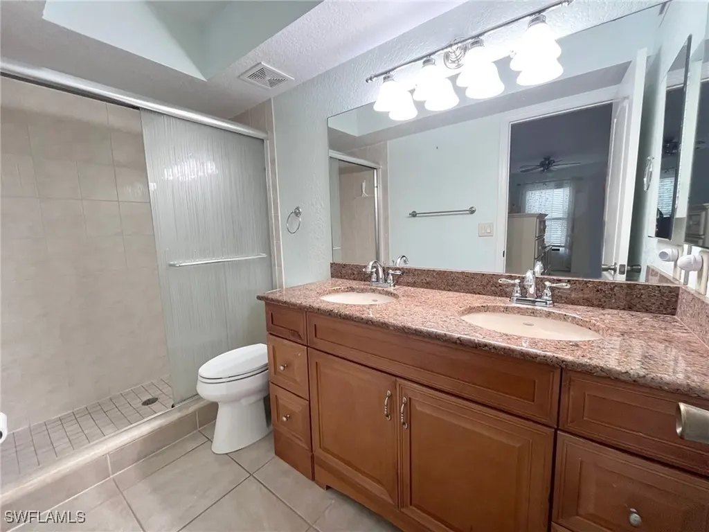 8474 Charter Club Circle Fort Myers FL 33919