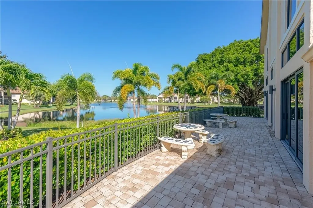 8474 Charter Club Circle Fort Myers FL 33919