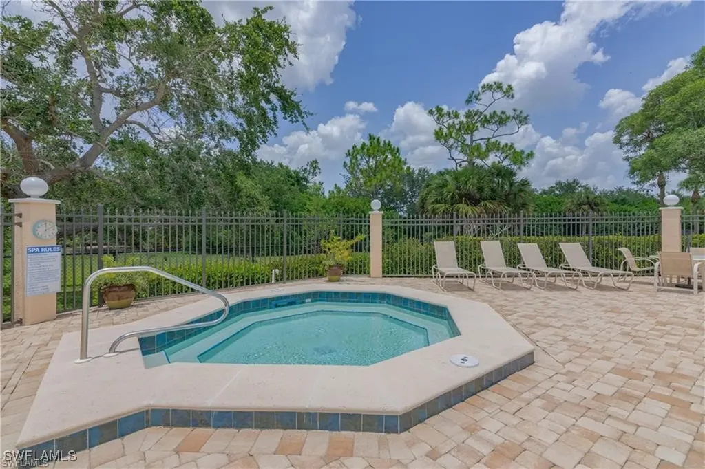 8474 Charter Club Circle Fort Myers FL 33919